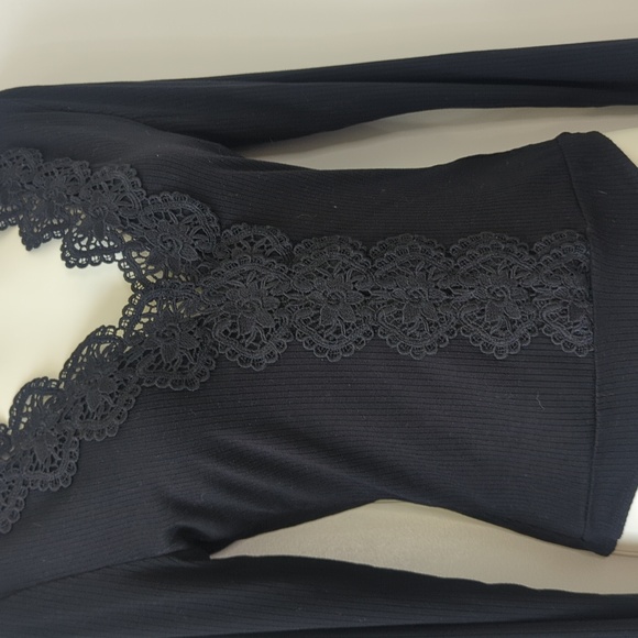Lulu's Floral Applique Bodysuit - Picture 2 of 10